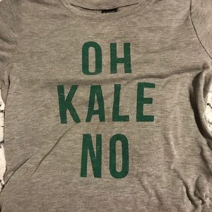 fitted graphic tee 💚